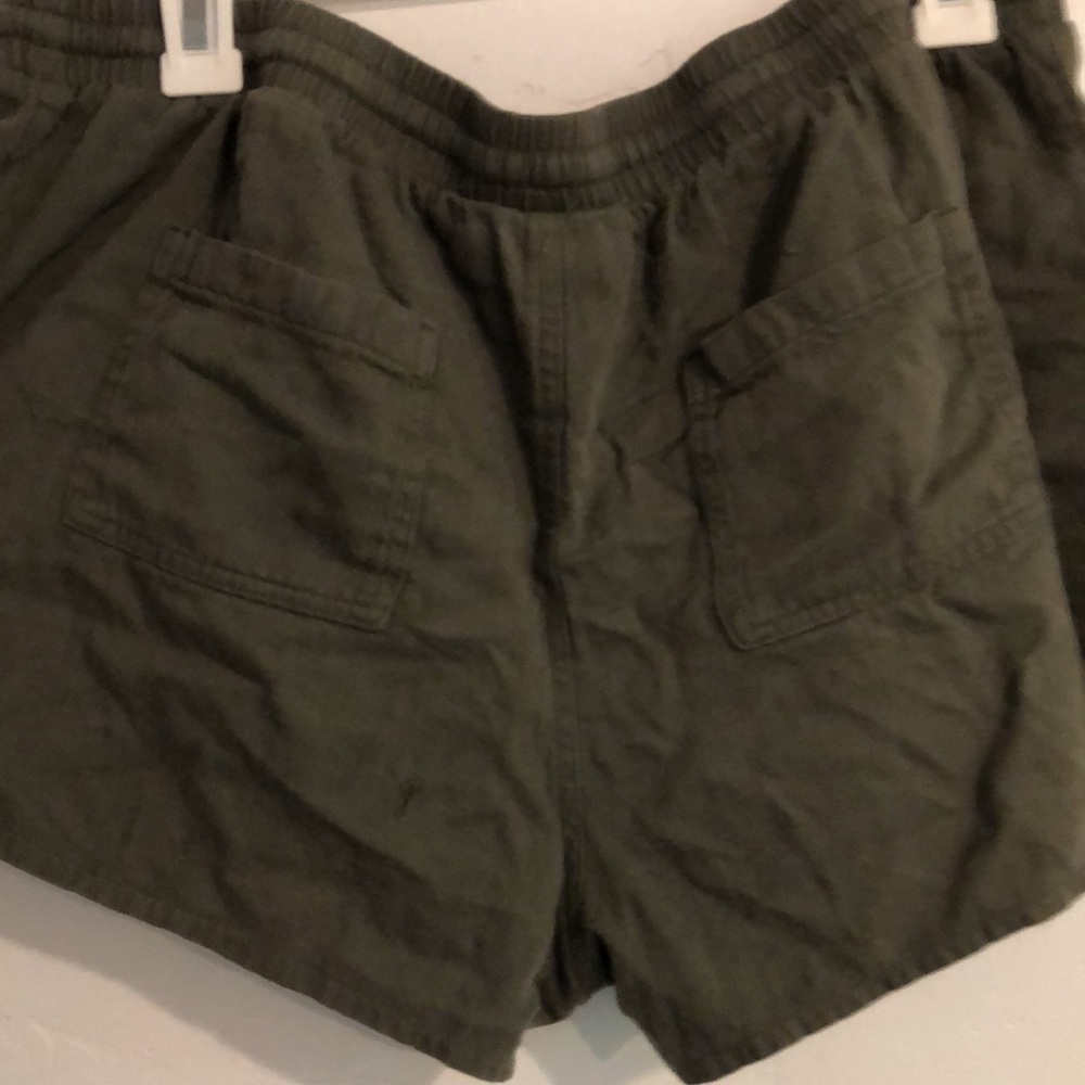 Shorts - Picture 3 of 4